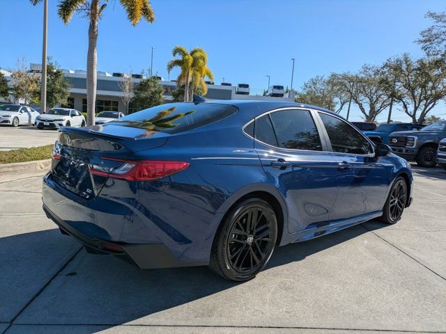 Used 2025 Toyota Camry SE image 4
