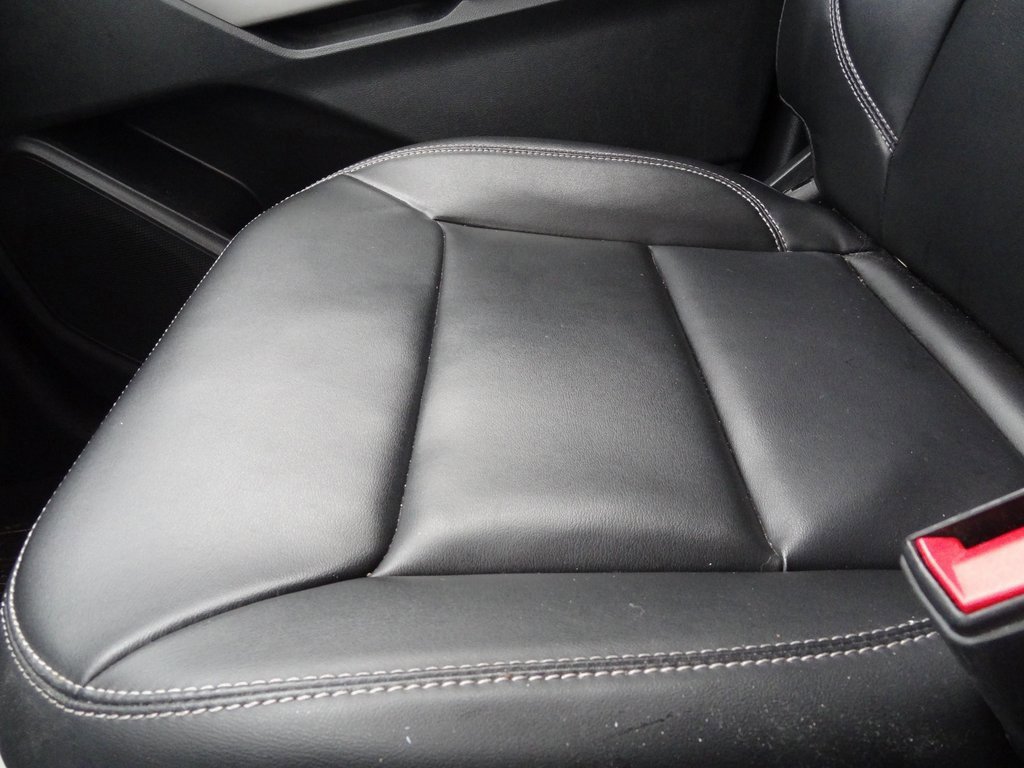 Certified 2022 Ford Explorer XLT w/ Equipment Group 202A image 17