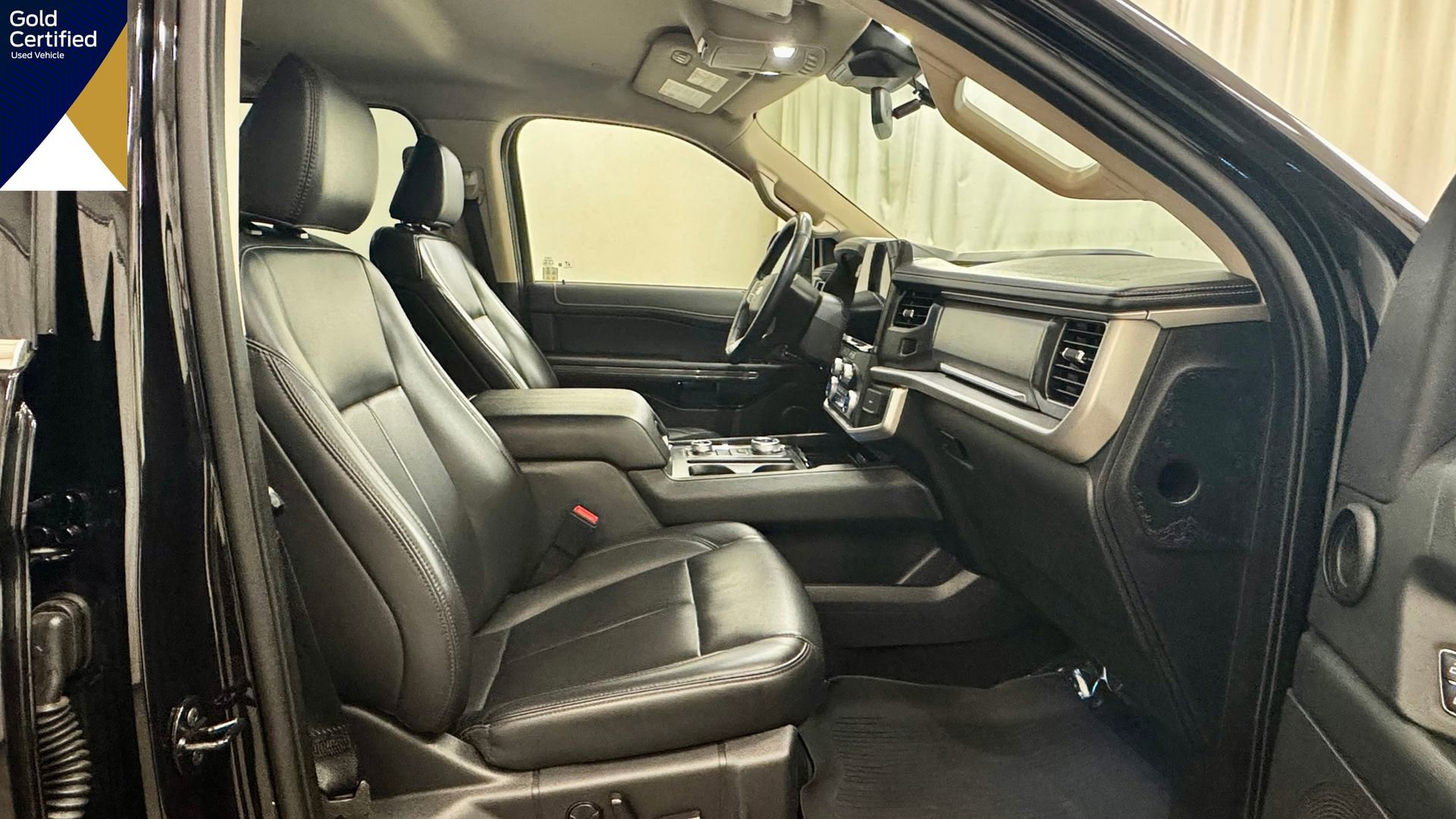 Certified 2024 Ford Expedition XLT image 10