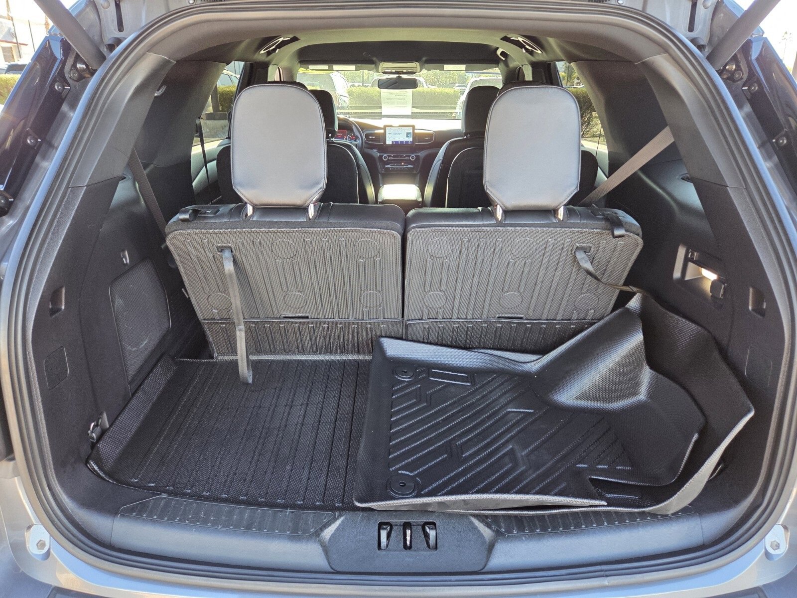 Certified 2022 Ford Explorer ST-Line w/ Class IV Trailer Tow Package image 14