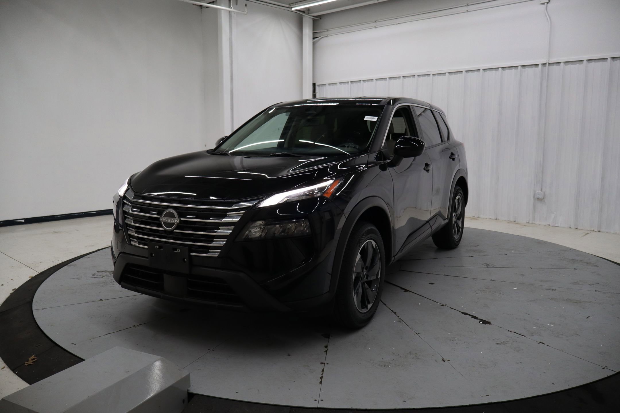 Used 2024 Nissan Rogue SV image 10