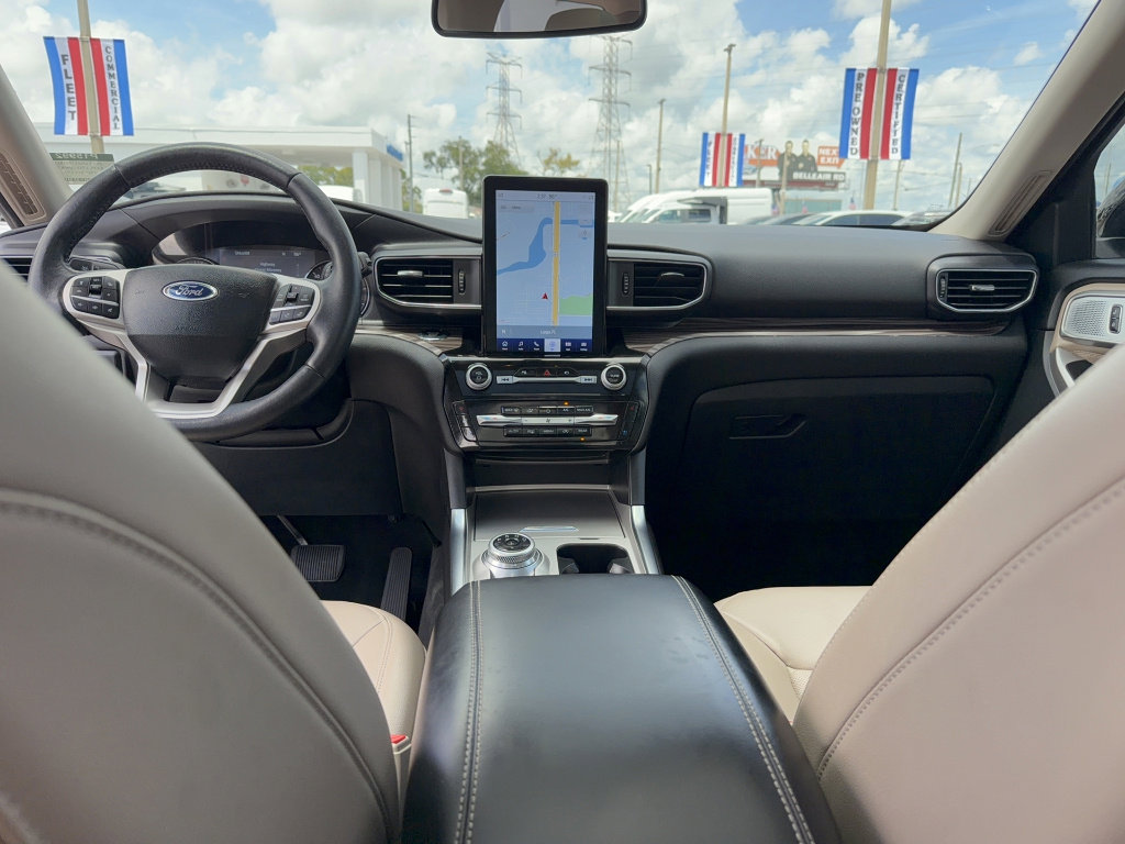 Certified 2023 Ford Explorer Limited w/ Limited Technology Package RWD image 30