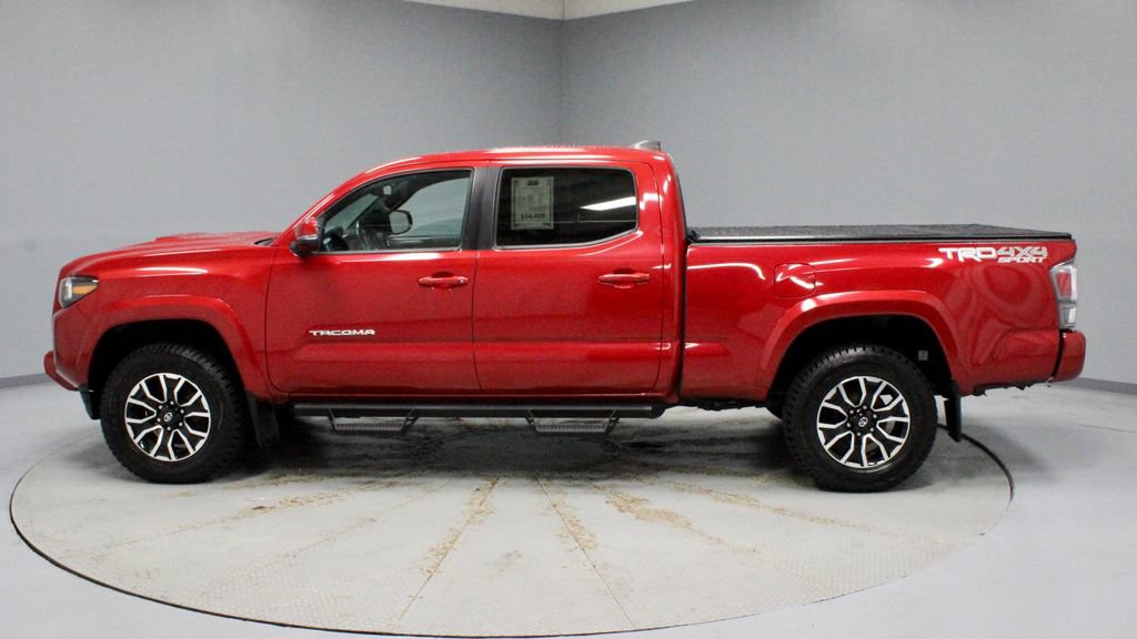 Used 2022 Toyota Tacoma TRD Sport w/ TRD Premium Sport Package AWD/4WD image 9