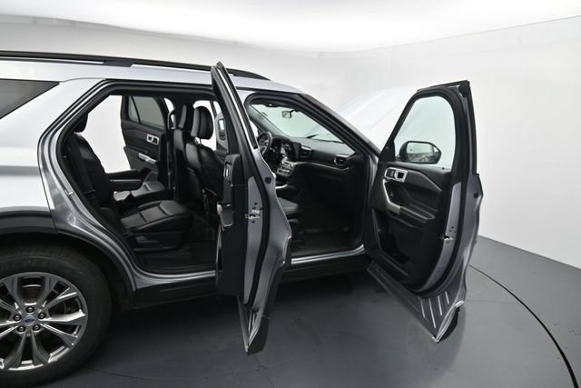 Certified 2022 Ford Explorer XLT w/ Equipment Group 202A AWD/4WD image 13
