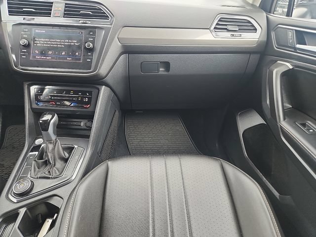 Used 2024 Volkswagen Tiguan SE AWD/4WD image 10