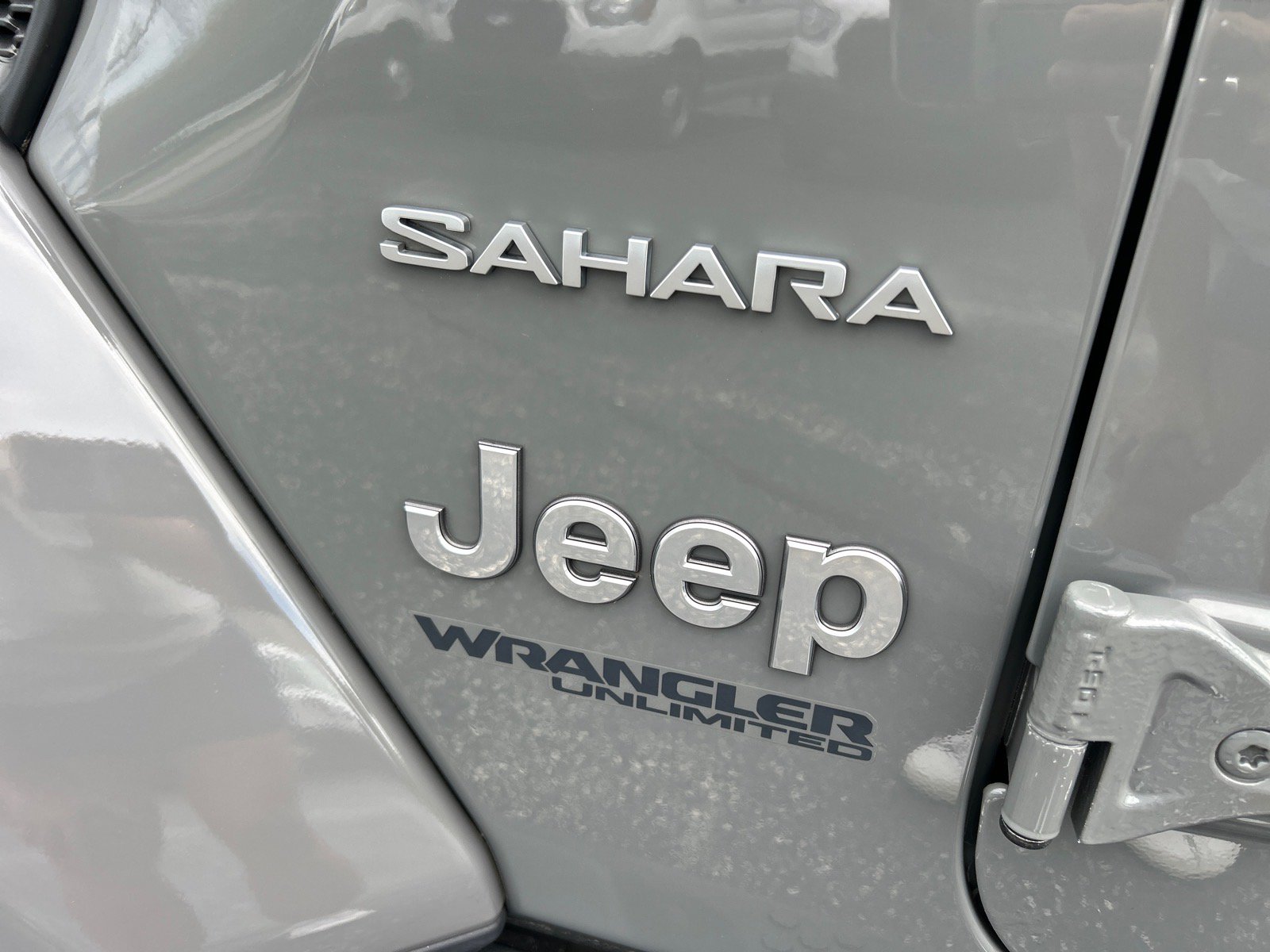 Used 2018 Jeep Wrangler Unlimited Sahara AWD/4WD image 33