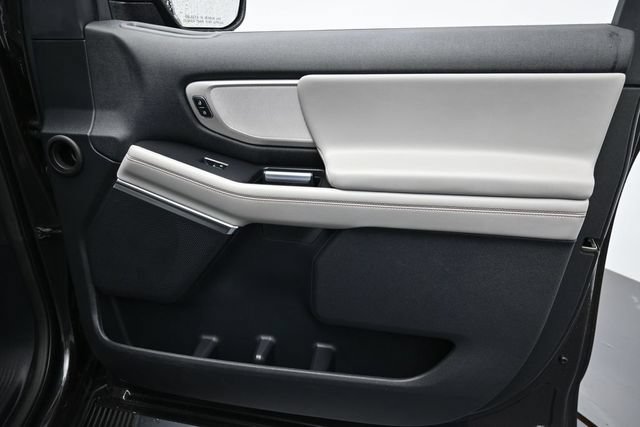 Certified 2025 Ford Expedition Active AWD/4WD image 36