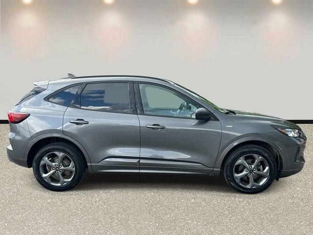 Certified 2023 Ford Escape ST-Line w/ Tech Pack #1 AWD/4WD image 4