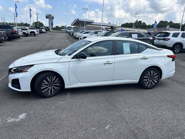 Used 2025 Nissan Altima 2.5 SV FWD image 6