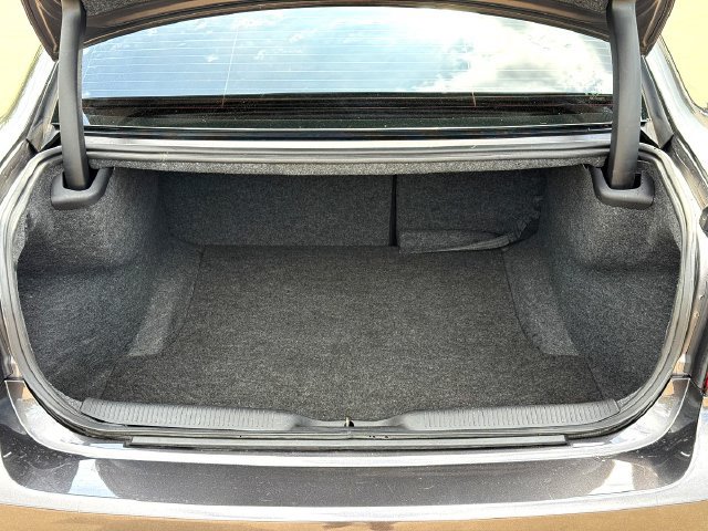 Used 2022 Dodge Charger SXT w/ Blacktop Package RWD image 8