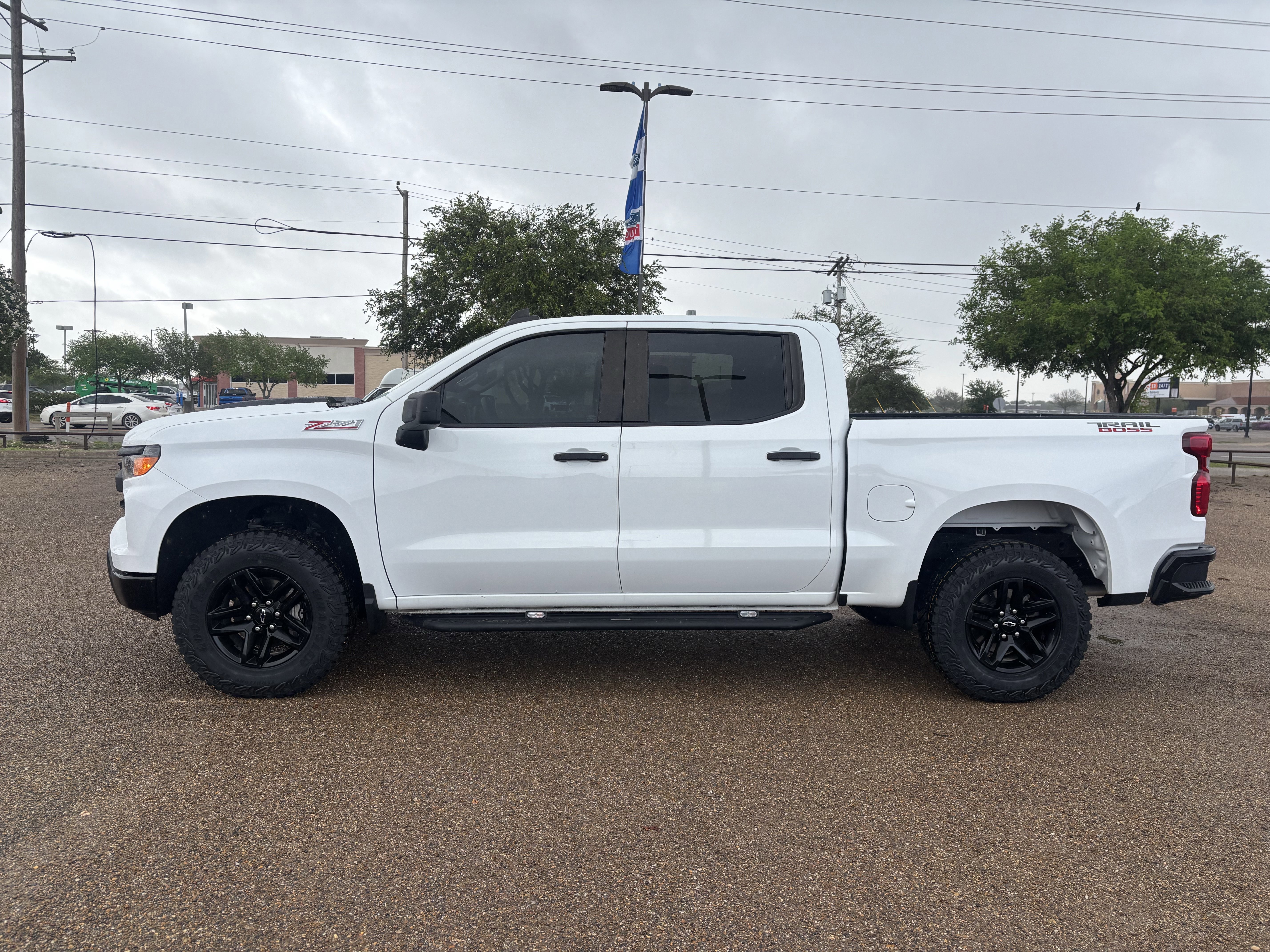 Used 2022 Chevrolet Silverado 1500 Custom Trail Boss w/ LPO, Dark Essentials Package image 3
