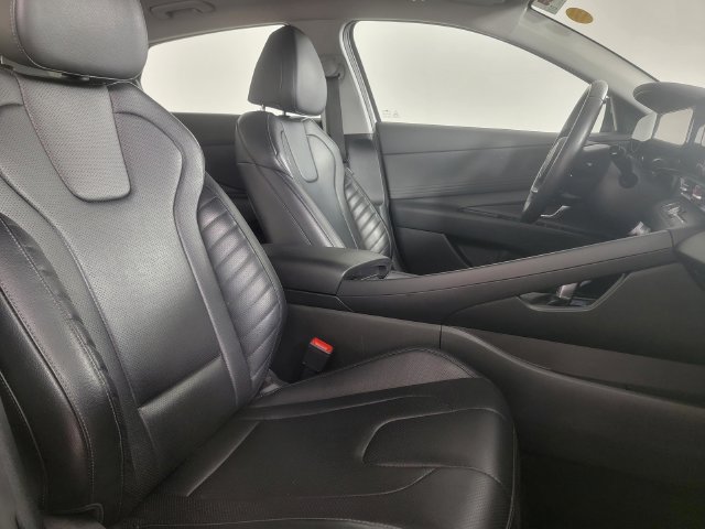 Used 2024 Hyundai Elantra Limited FWD image 17