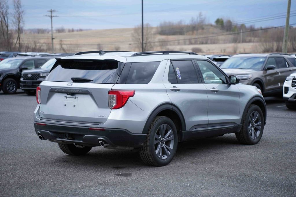 Certified 2023 Ford Explorer XLT w/ Equipment Group 202A image 5