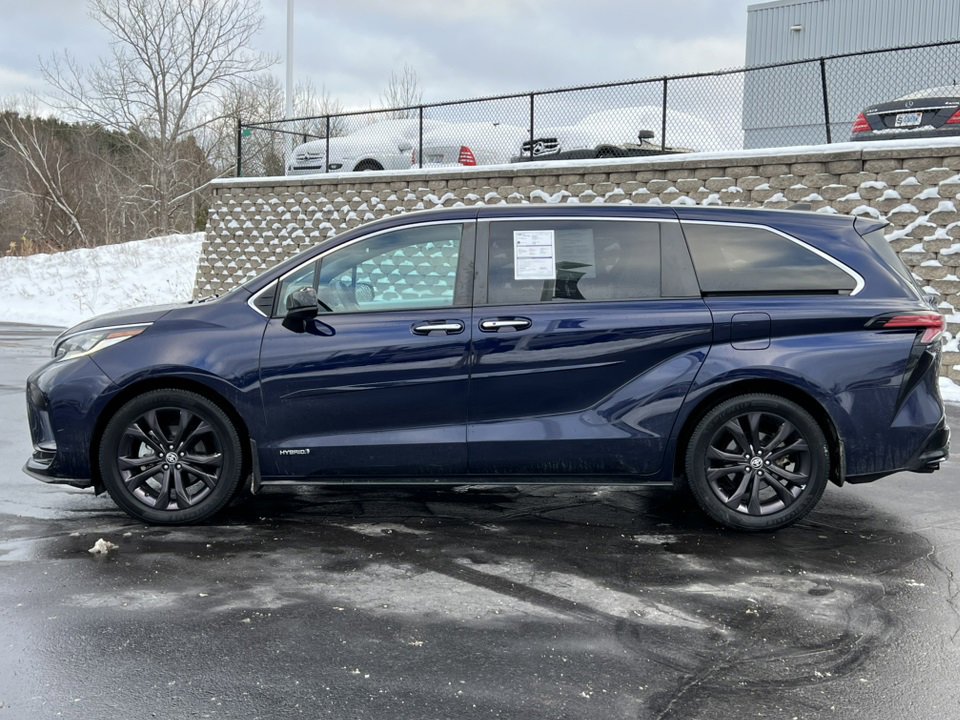 Used 2021 Toyota Sienna XSE image 41