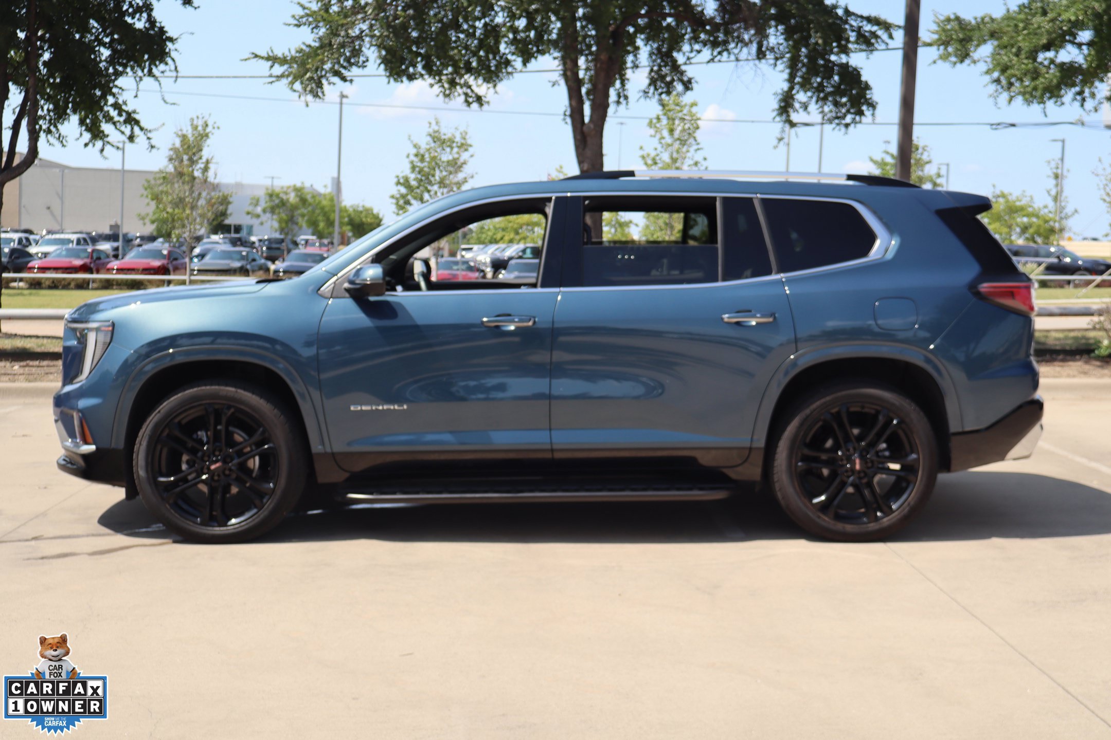 Used 2025 GMC Acadia Denali w/ LPO, Floor Liner Package FWD image 7