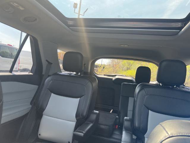 Certified 2022 Ford Explorer XLT w/ Equipment Group 202A image 35