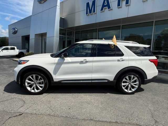 Certified 2023 Ford Explorer Platinum w/ Technology Package AWD/4WD image 4