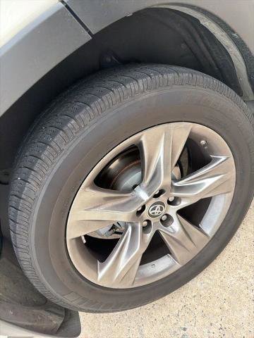 Used 2017 Toyota Highlander Limited Platinum image 6