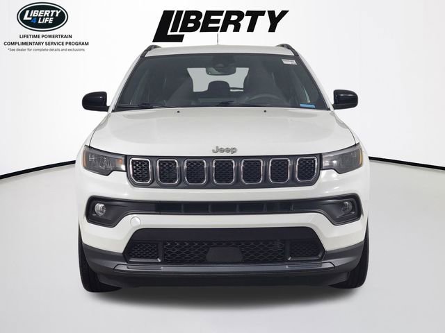 Used 2023 Jeep Compass Latitude image 8