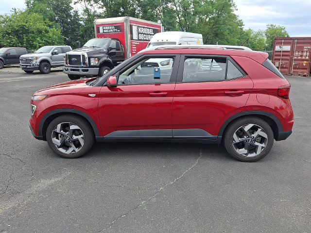 Used 2023 Hyundai Venue Limited FWD image 7