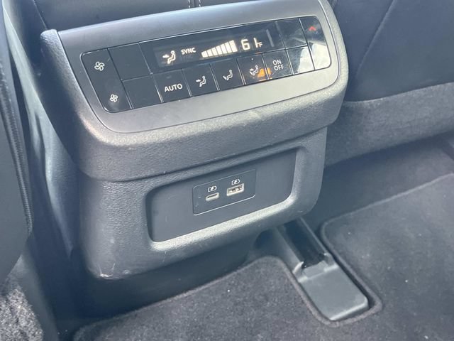 Used 2024 Nissan Pathfinder SL FWD image 22