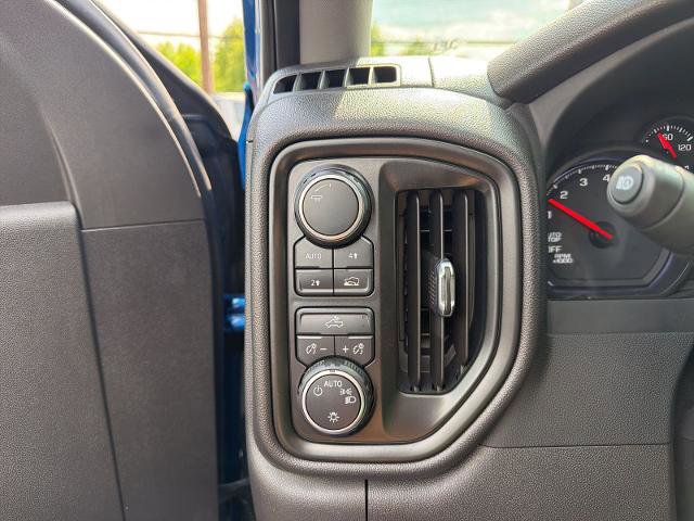 Used 2023 Chevrolet Silverado 1500 Custom AWD/4WD image 18