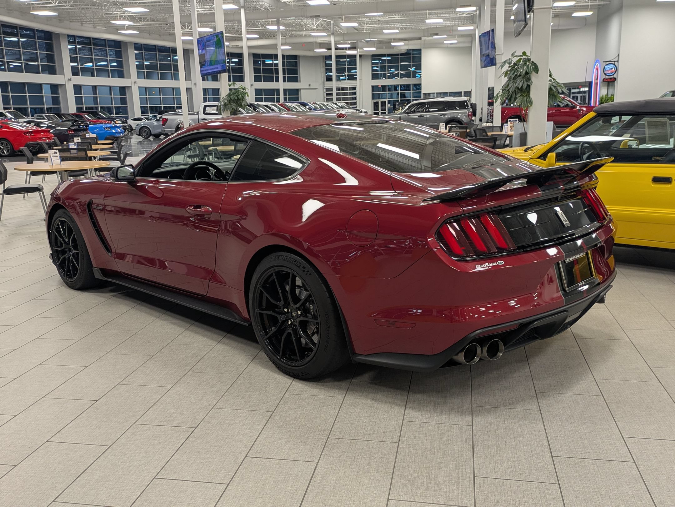Certified 2019 Ford Mustang Shelby GT350 w/ Technology Package RWD image 5