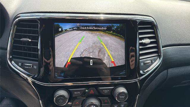 Used 2020 Jeep Grand Cherokee Altitude AWD/4WD image 19