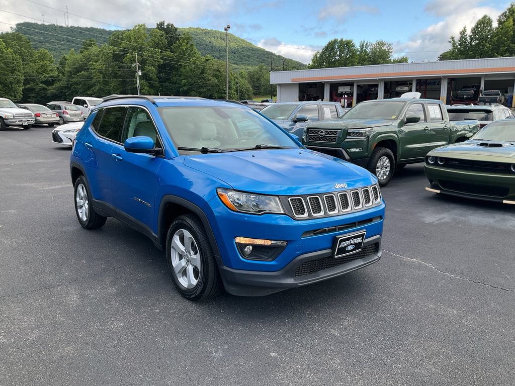 Used 2019 Jeep Compass Latitude w/ Popular Equipment Group FWD image 3