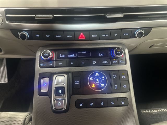 Used 2023 Hyundai Palisade Limited AWD/4WD image 21