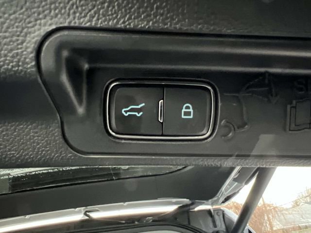 Certified 2023 Ford Explorer XLT image 13