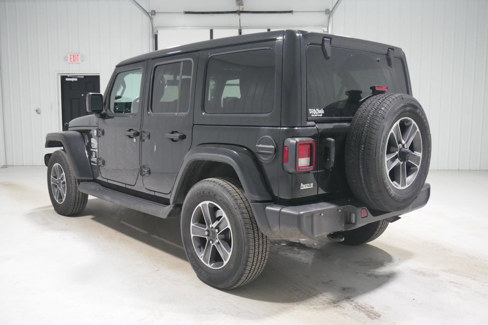 Used 2023 Jeep Wrangler Sahara w/ Cold Weather Group image 3