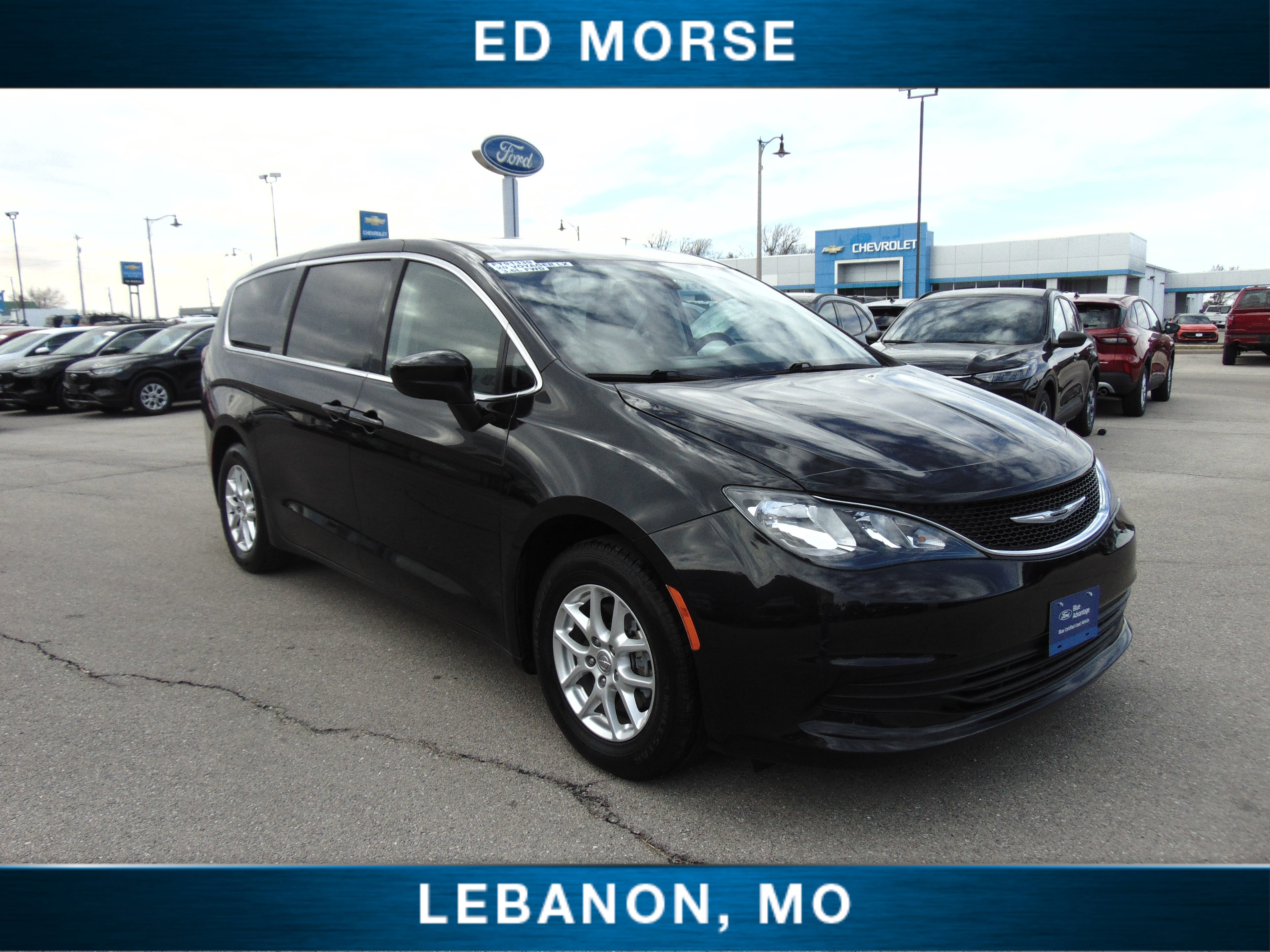 Used 2020 Chrysler Voyager LX image 7