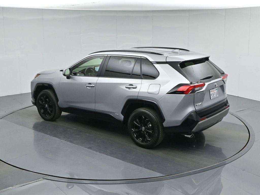 Used 2025 Toyota RAV4 SE image 45