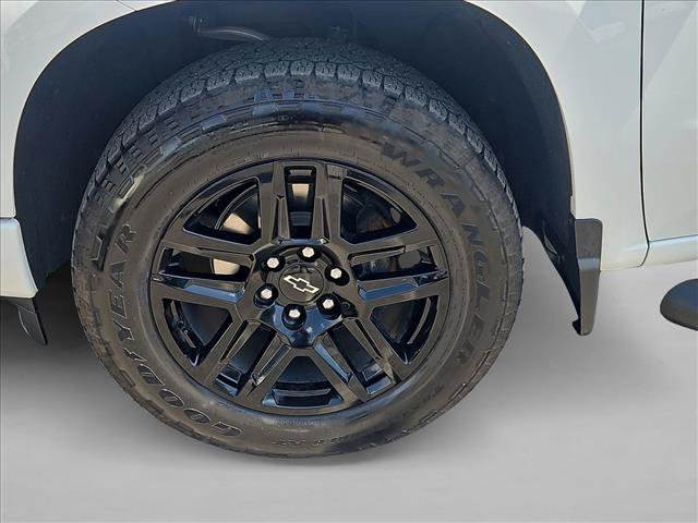 Used 2025 Chevrolet Silverado 1500 Custom w/ Turbomax Blackout Package RWD image 23