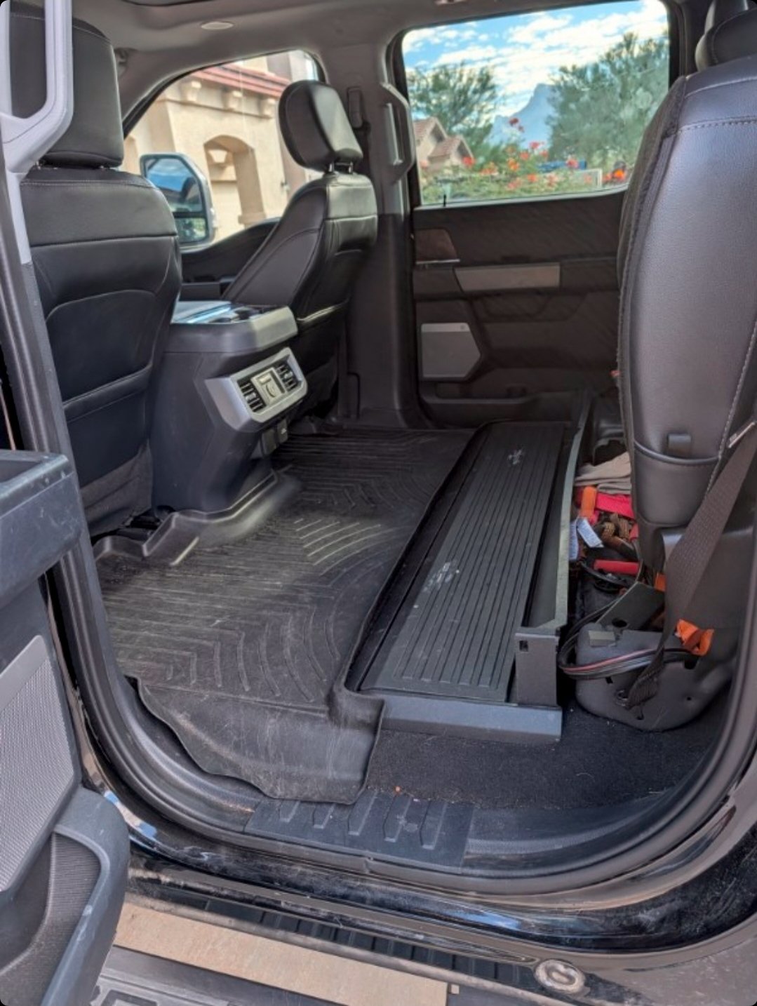 Certified 2024 Ford F250 Lariat w/ Lariat Ultimate Package AWD/4WD image 4