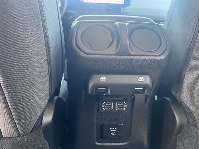 Used 2025 Jeep Wrangler Unlimited Sahara AWD/4WD image 16