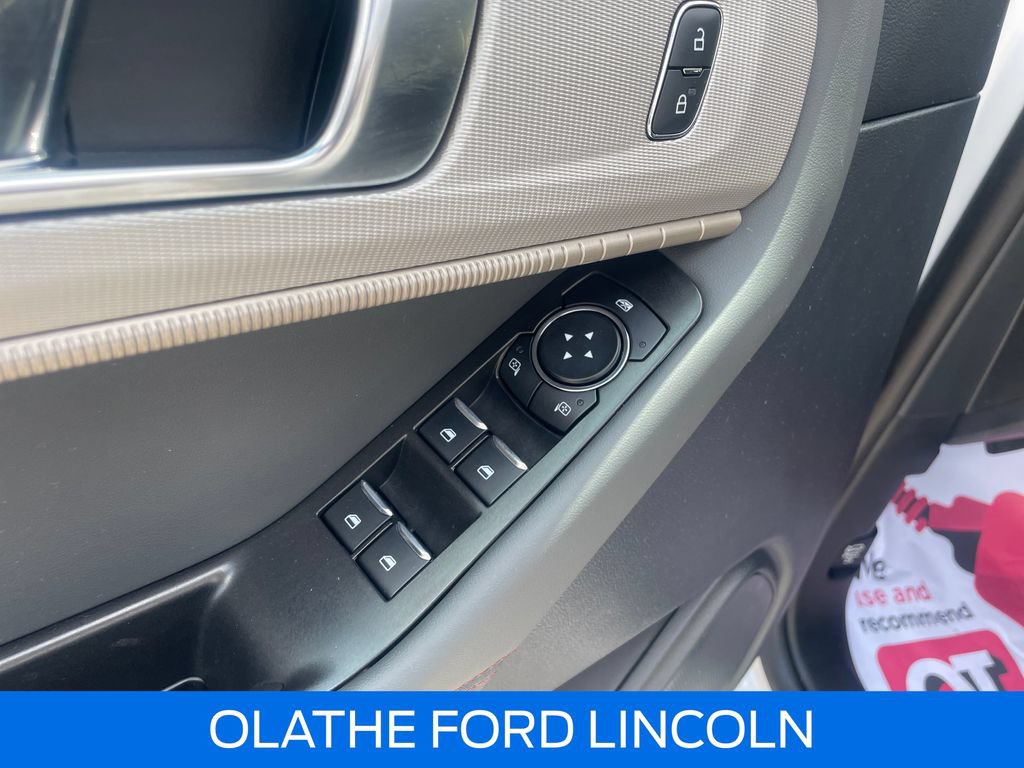 Certified 2025 Ford Explorer Active AWD/4WD image 14