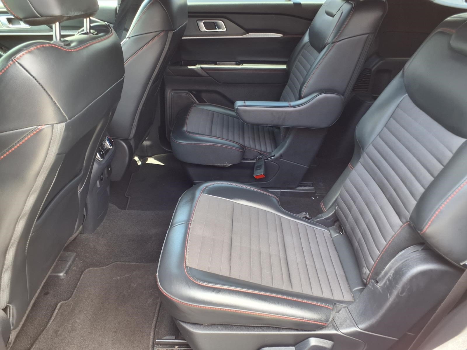 Certified 2025 Ford Explorer ST-Line AWD/4WD image 11