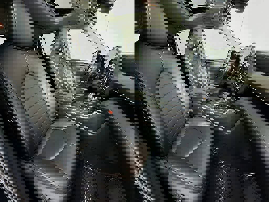 Used 2023 Toyota Highlander XLE image 15