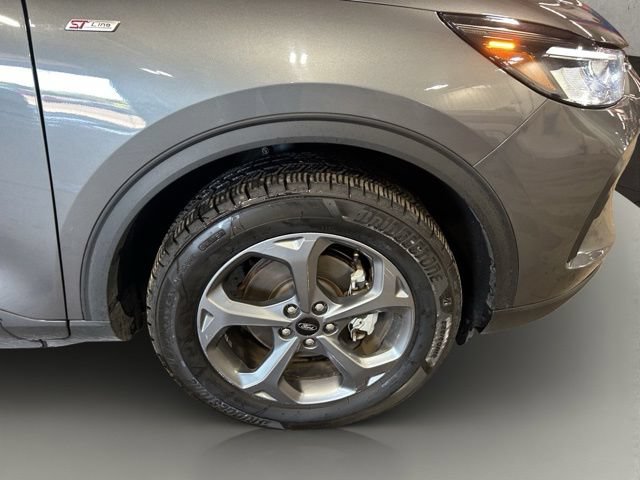 Certified 2025 Ford Escape ST-Line Select AWD/4WD image 27