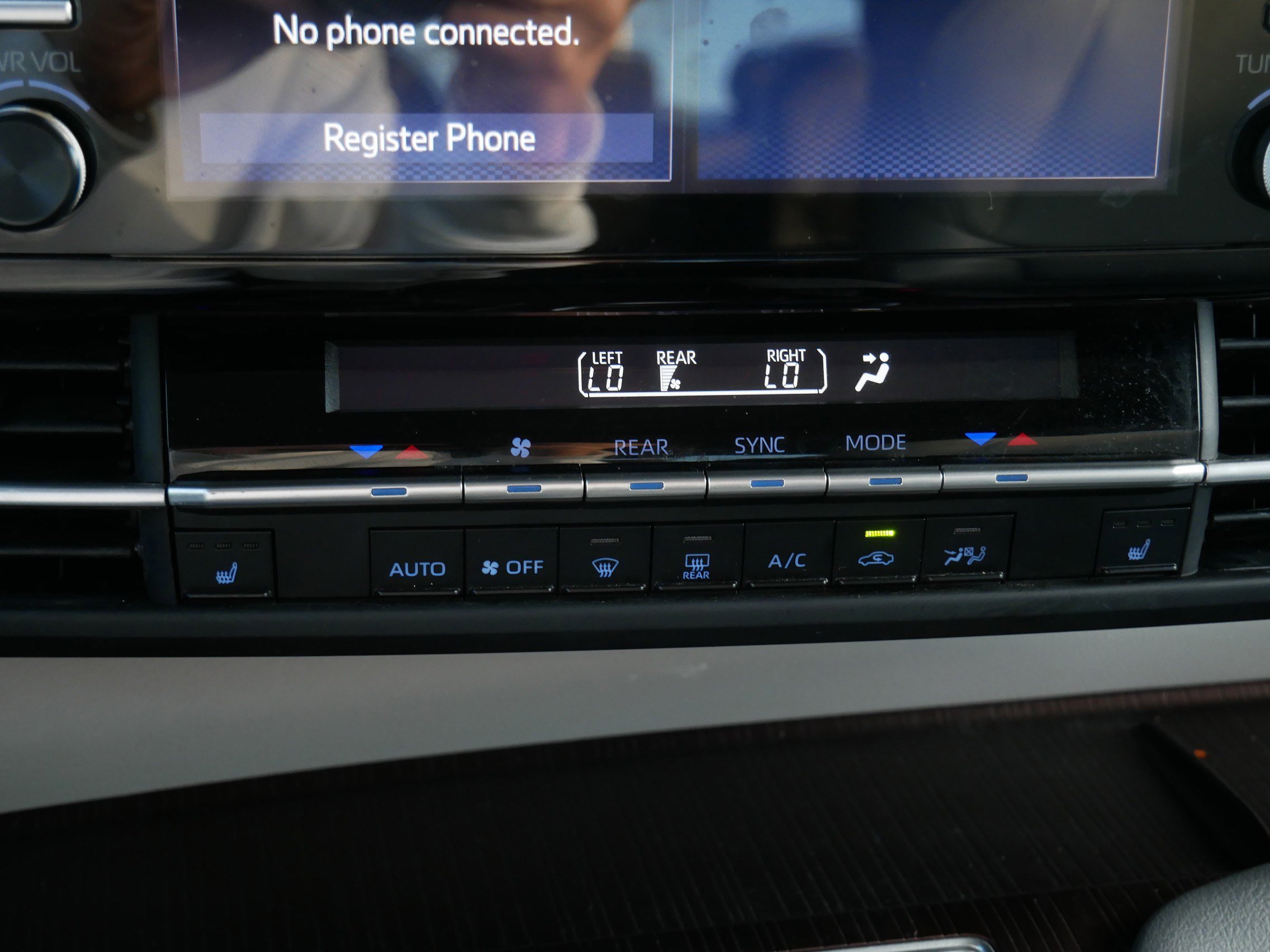 Used 2024 Toyota Sienna XLE image 23