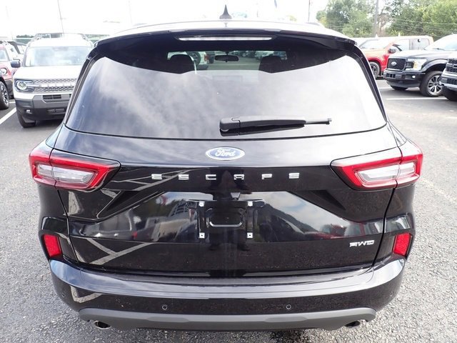 Certified 2023 Ford Escape ST-Line Select w/ Tech Pack #2 image 3