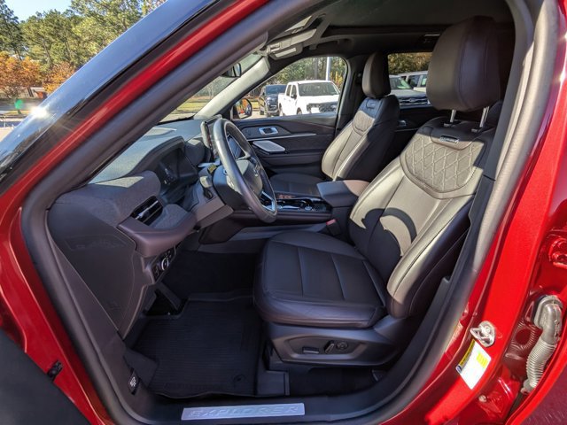 Certified 2025 Ford Explorer Platinum w/ Ultimate Package image 17