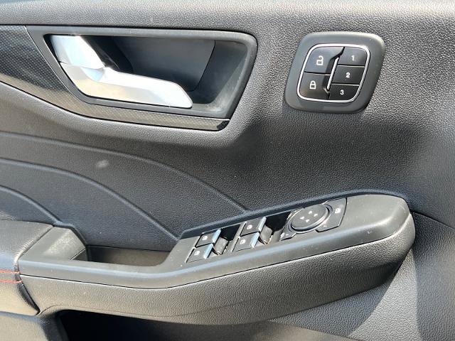 Certified 2023 Ford Escape ST-Line Elite w/ Premium Technology Package AWD/4WD image 17