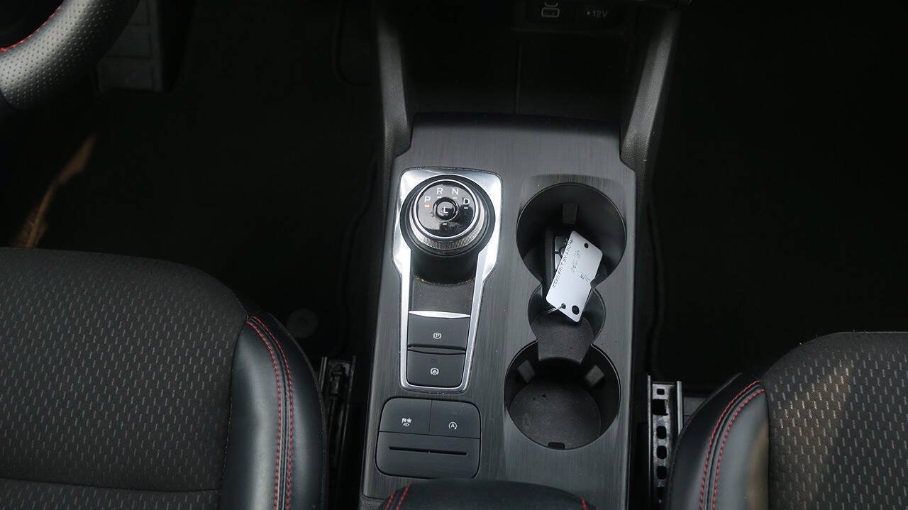 Certified 2025 Ford Escape ST-Line Select AWD/4WD image 24