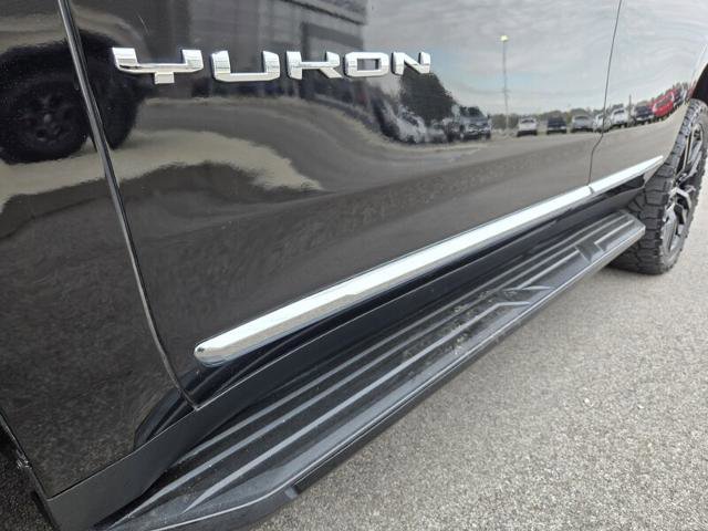Used 2021 GMC Yukon SLT w/ SLT Premium Package image 11