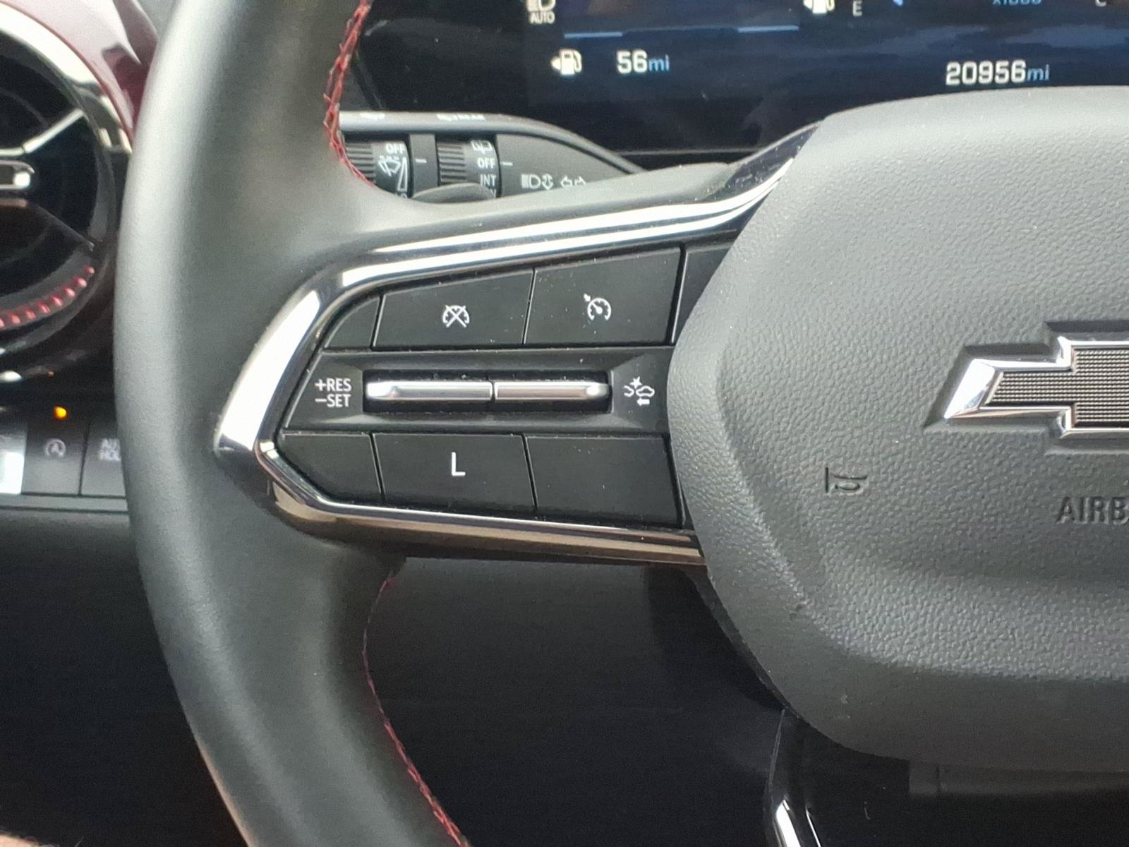 Used 2025 Chevrolet Equinox RS FWD image 18