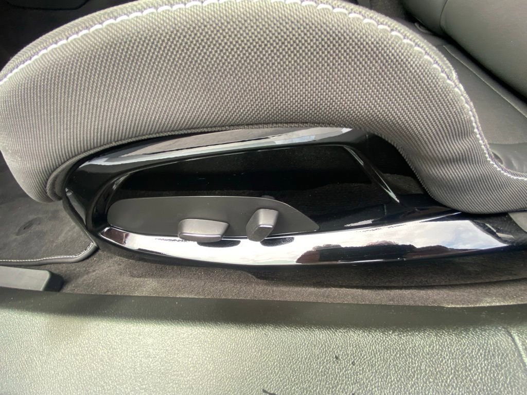 Used 2024 Chevrolet Corvette Stingray Coupe w/ Z51 Performance Package image 11