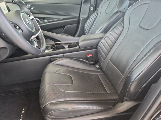 Used 2023 Hyundai Elantra Limited FWD image 16